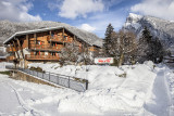 Neige et Roc annexe building facade in winter