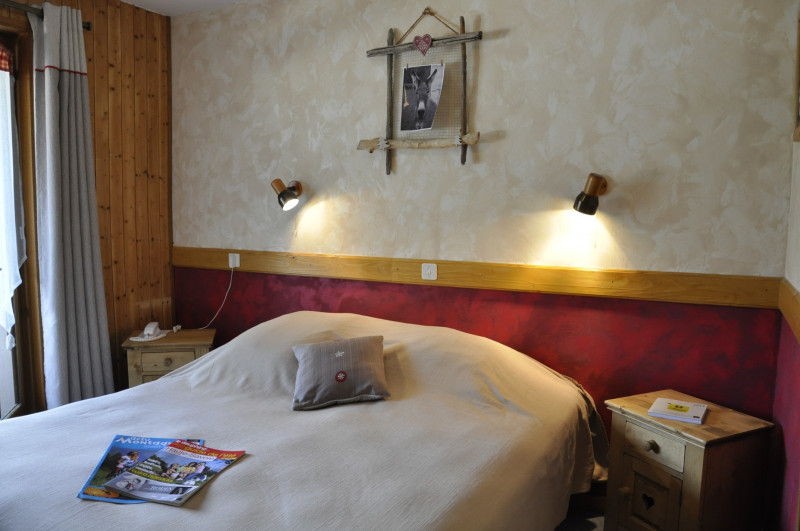 chambre double - © Hôtel la Boule de Neige chambre double