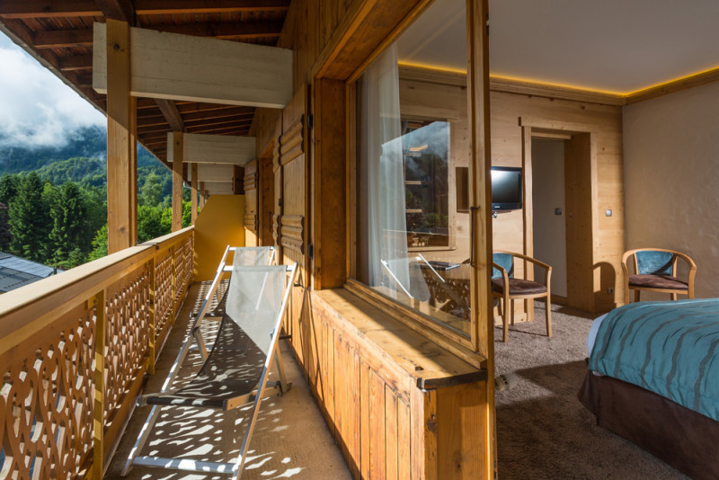 Balcon suite luxe - © Hôtel Neige et Roc Balcon suite luxe