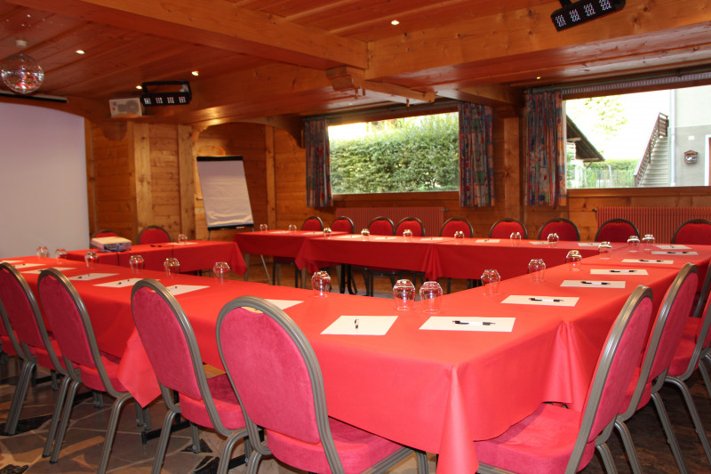 Salle de réunion - © Hôtel Neige et Roc Salle de réunion