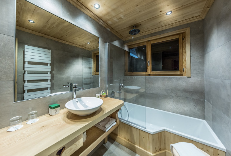 salle de bain suite junior - © DR / Neige et Roc salle de bain suite junior