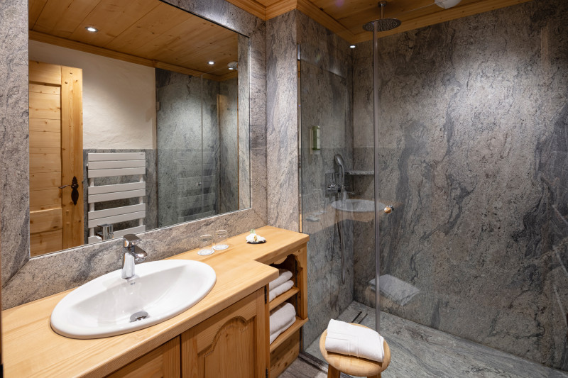 Salle de bain chambre supérieure