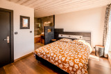 chambre et salle de bain