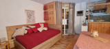 Ground floor at the edge of the woods, garden, terrace, town center_Samoëns