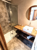 Salle de bain dans la chambre 3