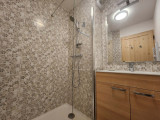 _lv_images__lot_0000000208_10_2803606