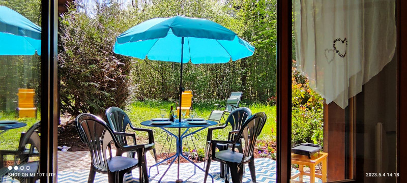 Rez -de-chaussée à l'orée du bois, jardin, terrasse, centre-ville_Samoëns