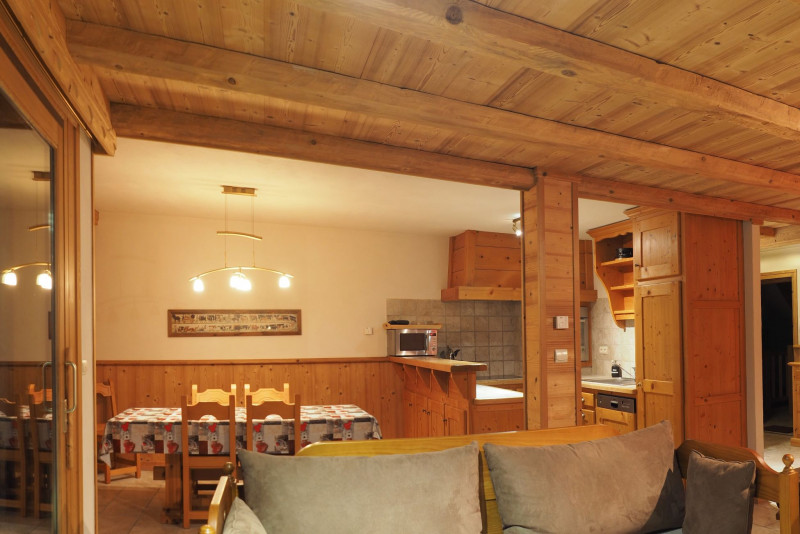 Kitchen/dining area -