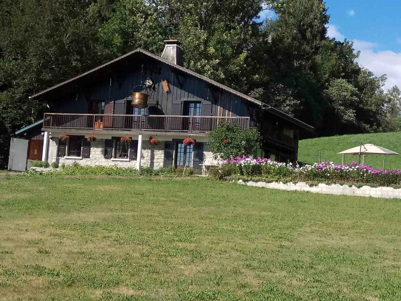 Outdoor chalet
