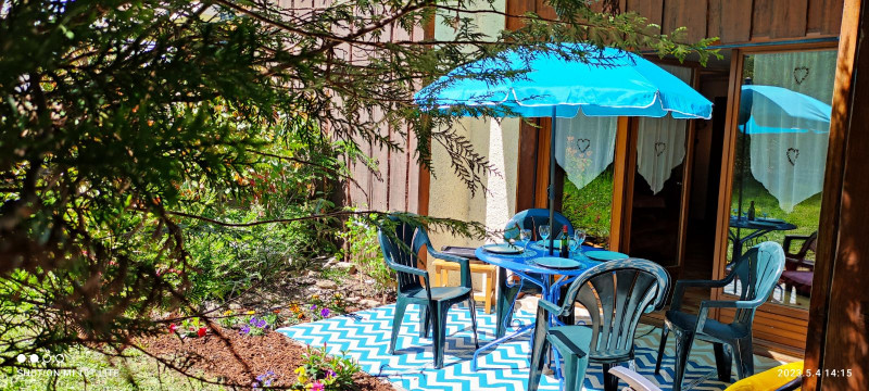Ground floor at the edge of the woods, garden, terrace, town center_Samoëns
