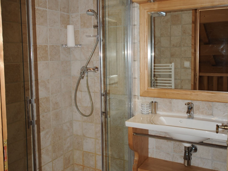 Salle de douche - Niveau 2- Appartement Olympia - © Christine BIANCO Salle de douche - Niveau 2- Appartement Olympia