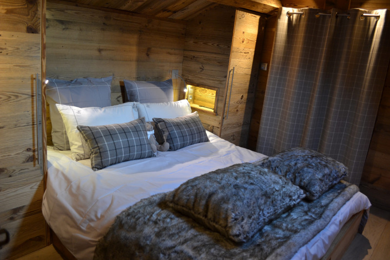 Le Mazot d'Emile_Samoëns - © DEFFAUGT PHILIPPE Le Mazot d'Emile_Samoëns