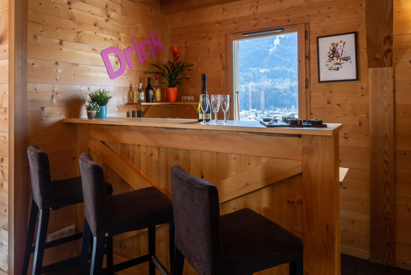 Mini Bar - © geeski Mini Bar