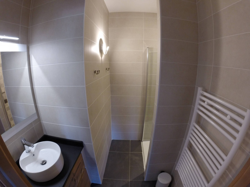 Salle de bain 1 - © GLENASTON Salle de bain 1