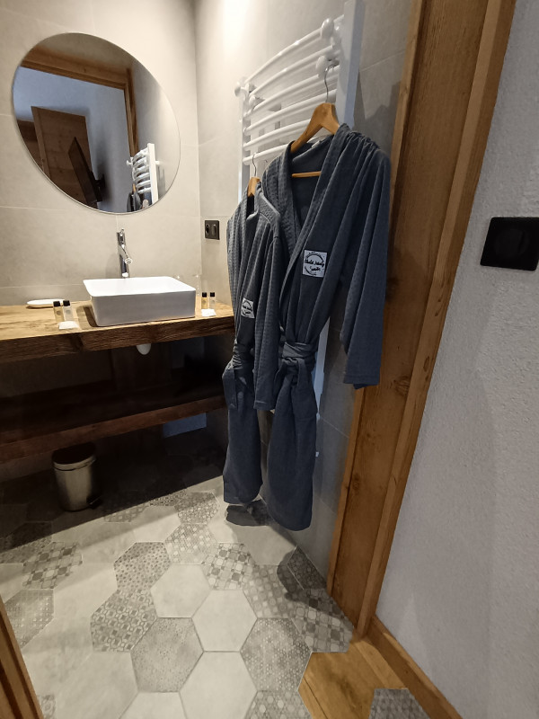 Salle de bain dans chambre 3