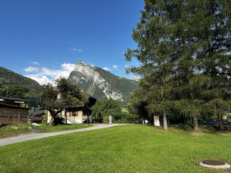 le chalet du Bérouze - vue sur le Criou - © Véronique Durier le chalet du Bérouze - vue sur le Criou