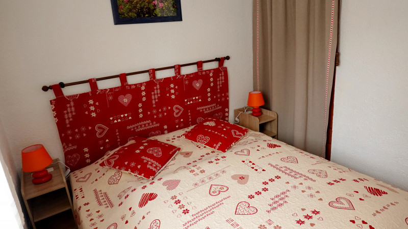 BEDROOM - © AMarie HEINRICH BEDROOM