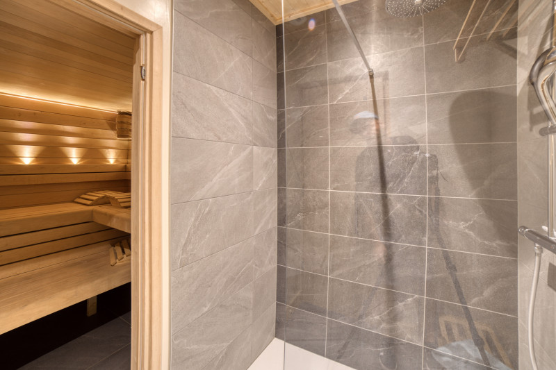 champenois_douche_sauna.jpg
