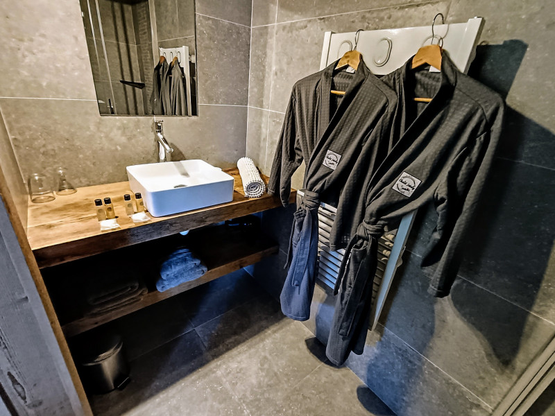 Salle de bain dans la chambre 1 - © Jean-Marie Gurlie Salle de bain dans la chambre 1