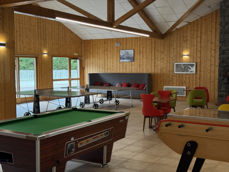 Salle de jeux et hall d'entrée Salle de jeux et hall d'entrée