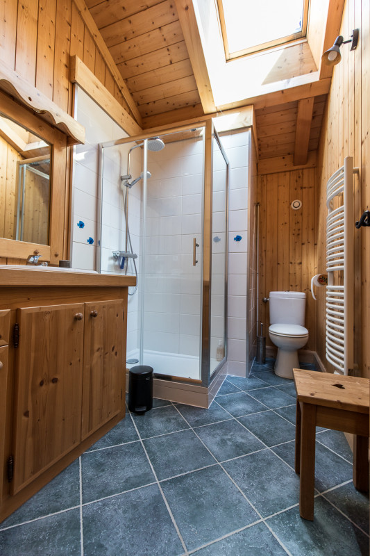 Salle de bains et WC étage - © LAUGUEUX VINCENT Salle de bains et WC étage