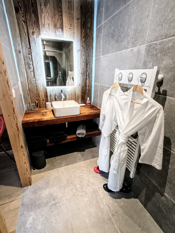 Salle de bains dans chambre 1 - © Jean-Marie Gurlie Salle de bains dans chambre 1