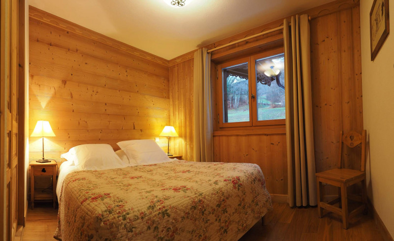 Chambre Lit Queen Size - Niveau 1 - Appartement OLYMPIA modifiée