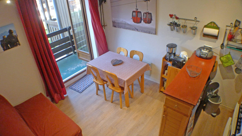 _lv_images__lot_0000000008_06_3483858