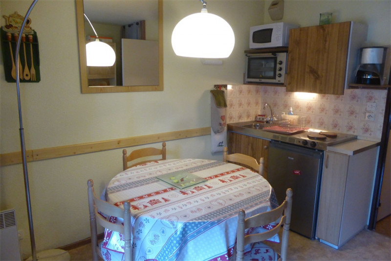 _lv_images__lot_0000000010_01_3446497