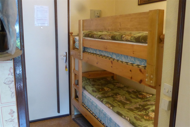 _lv_images__lot_0000000010_04_3672314 _lv_images__lot_0000000010_04_3672314