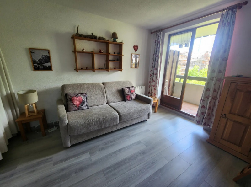 _lv_images__lot_0000000013_01_3675854