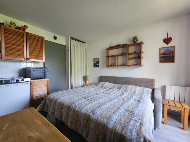 _lv_images__lot_0000000013_02_3712436