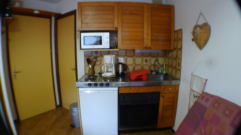 _lv_images__lot_0000000018_04_3246419