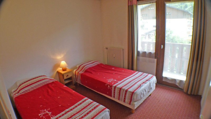 _lv_images__lot_0000000019_03_3644897