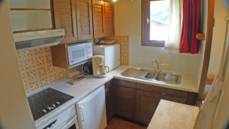 _lv_images__lot_0000000020_10_3703160