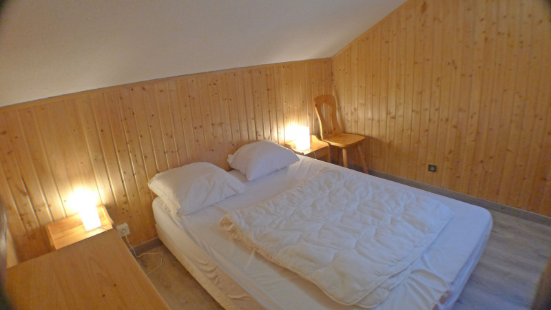 _lv_images__lot_0000000023_06_3533284