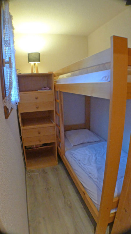 _lv_images__lot_0000000023_07_3175299