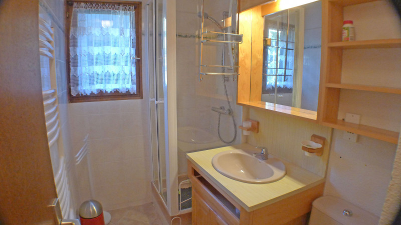 _lv_images__lot_0000000023_08_3685264