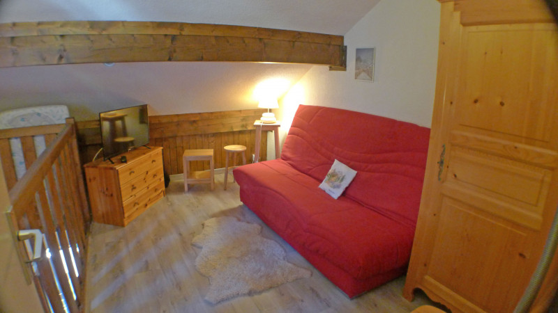 _lv_images__lot_0000000023_11_3657212