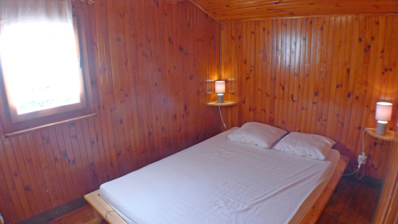 _lv_images__lot_0000000031_08_3215421