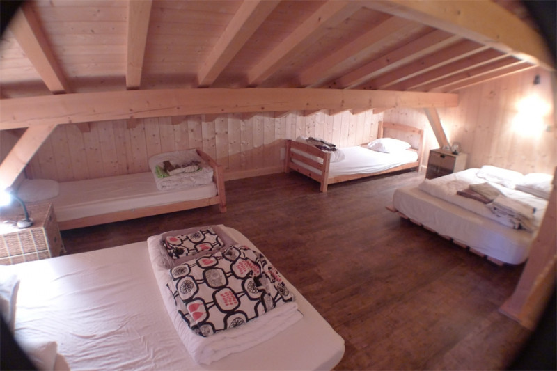 _lv_images__lot_0000000043_09_3428382