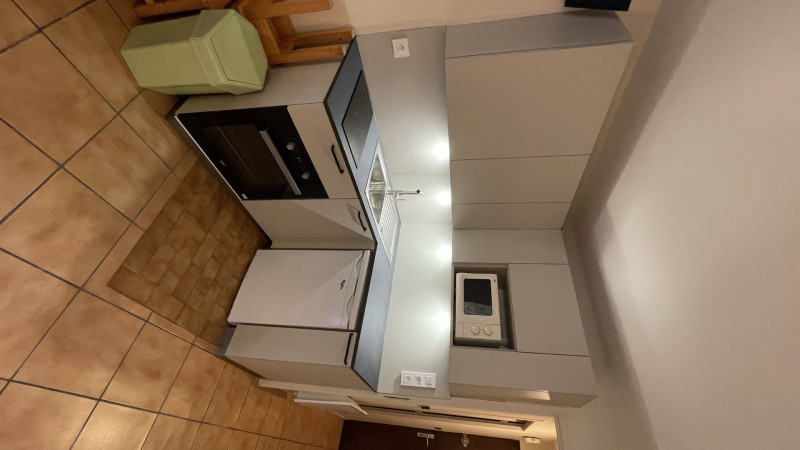 _lv_images__lot_0000000050_02_3596585