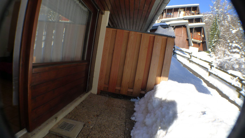 _lv_images__lot_0000000050_08_3267765