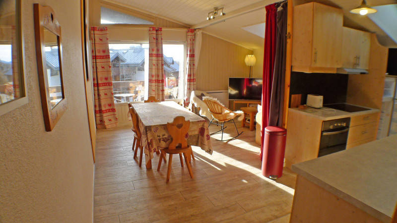 _lv_images__lot_0000000053_02_3396918