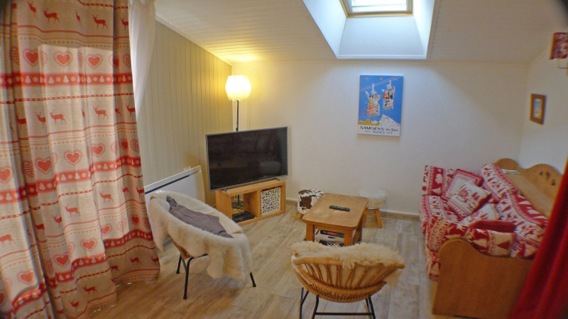 _lv_images__lot_0000000053_03_3168943 _lv_images__lot_0000000053_03_3168943