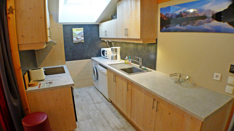 _lv_images__lot_0000000053_04_3609129