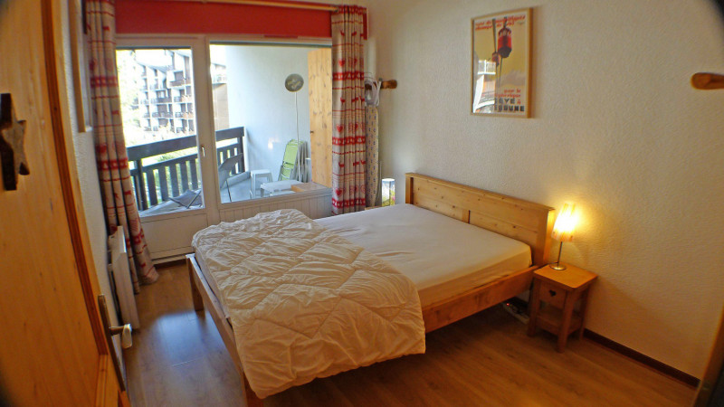 _lv_images__lot_0000000053_05_3403152