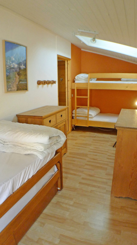 _lv_images__lot_0000000053_07_3709212