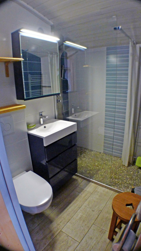 _lv_images__lot_0000000053_09_3571007