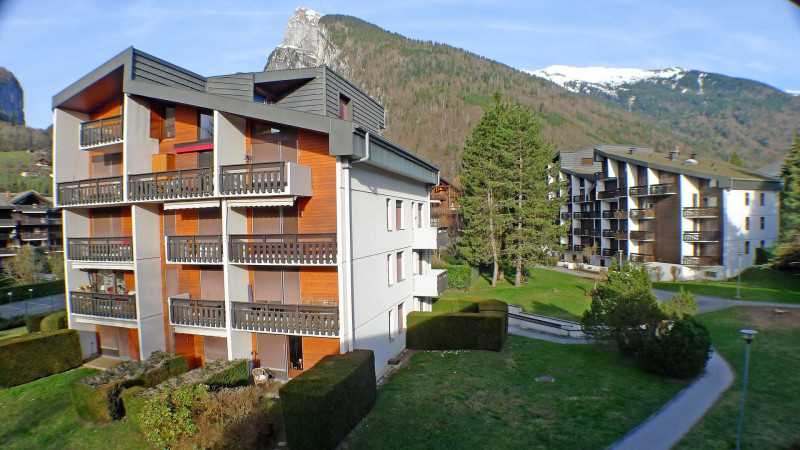 _lv_images__lot_0000000053_11_3341911